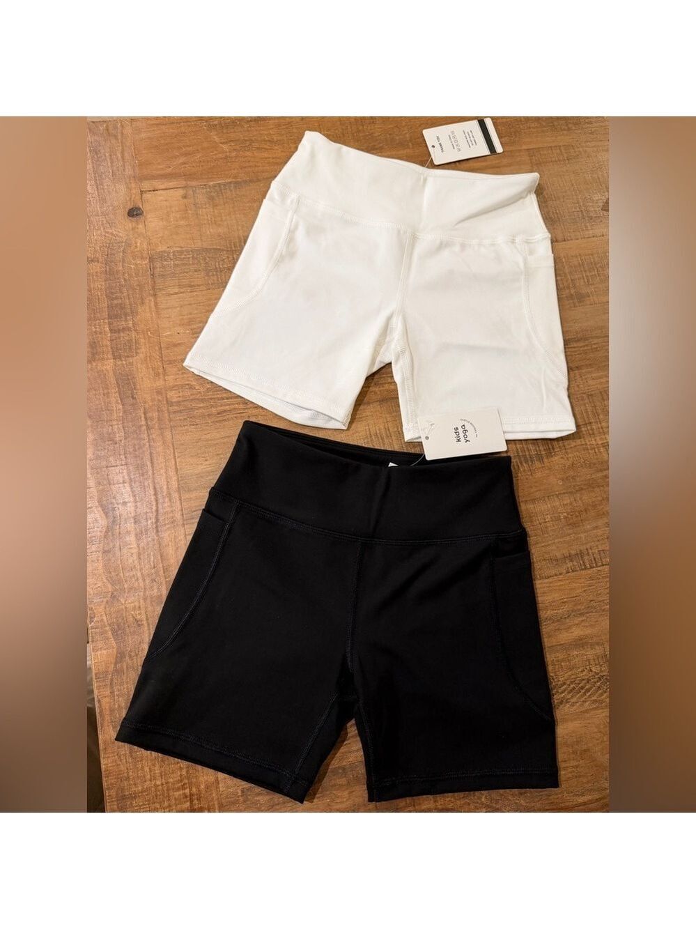 NWT Girl’s Black & White 5” Yoga, Volleyball, Dance Shorts, 2 Side Pockets Sz L